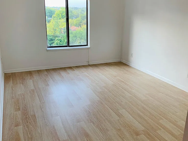 3100 S Manchester St #9 — Photo 9