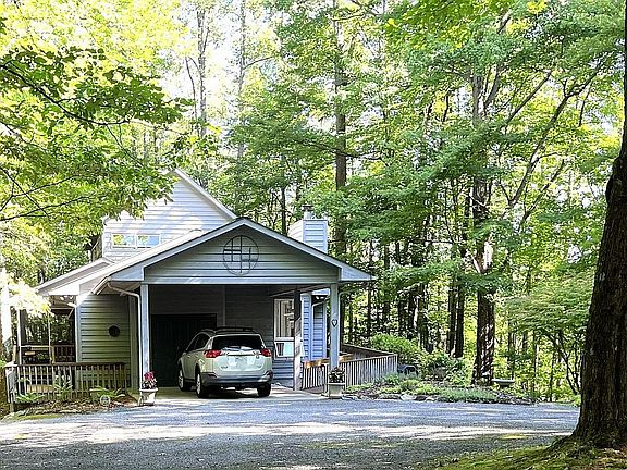 2nd image of 2322 Summit Rd