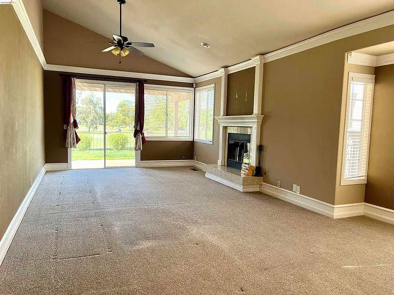 2420 Wayfarer Ct — Photo 7