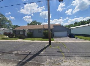 114 E Main St, Lowell, IN 46356