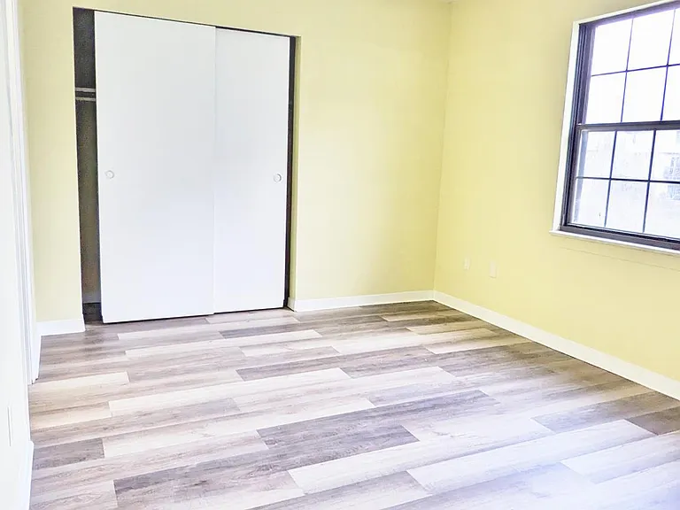 534 E Graham Pl — Photo 11
