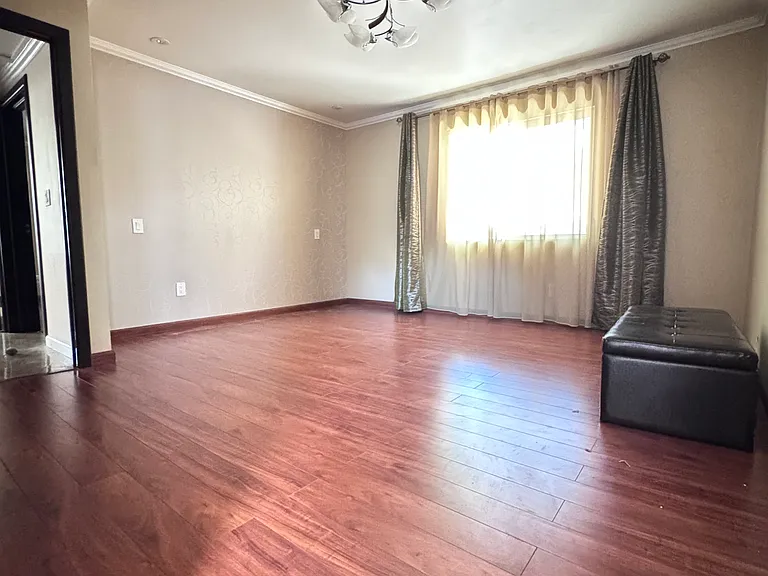 10500 Jordan Ave — Photo 9