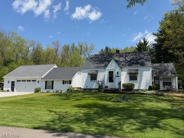 5548 Breezewood Cir NE, Canton, OH 44705