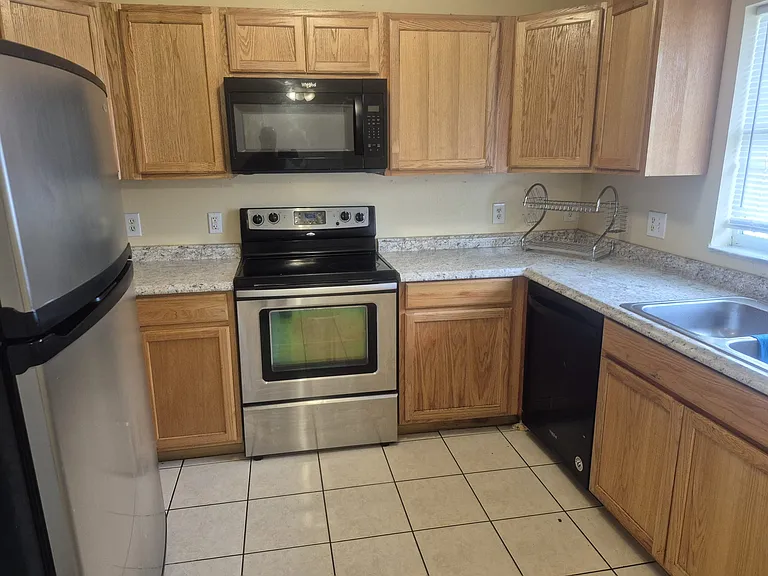 735 Toulon Dr — Photo 13