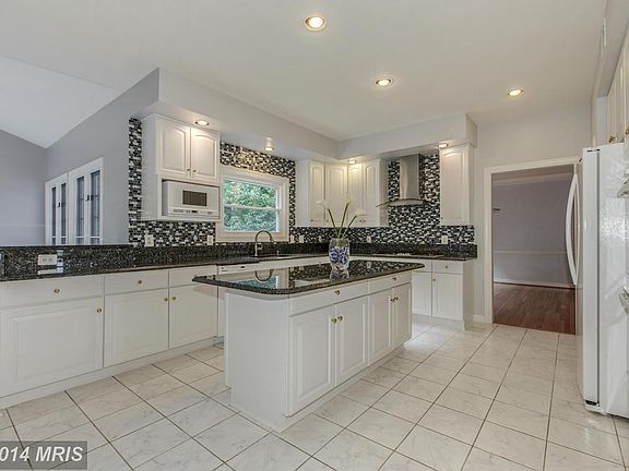 5th image of 6131 Parsley Dr