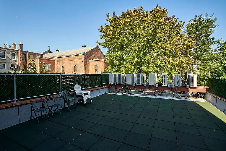 35 Claver Pl #2J — Photo 10