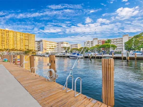 4000 NE 170th St APT 206, North Miami Beach, FL 33160