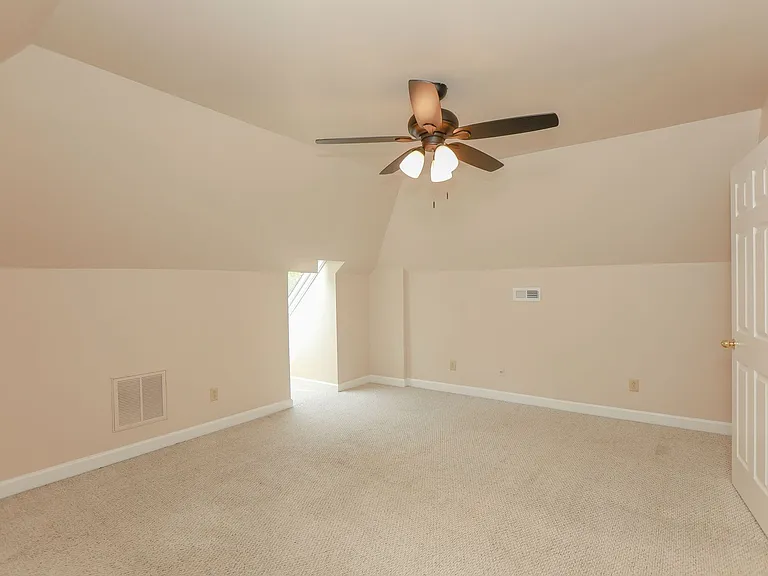 179 Herman Melville Ave — Photo 29