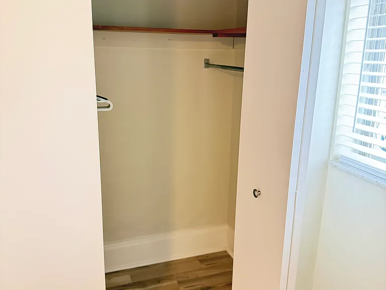 28 Howard St — Photo 17