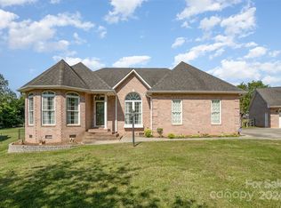 1150 Woodfield Dr, Kannapolis, NC 28081