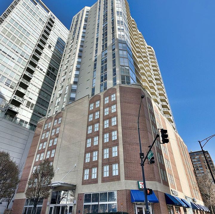 1st image of 645 N Kingsbury St APT 1406