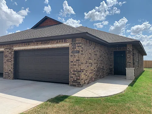 1839 Cypress Ln Photo 1