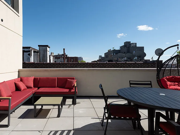 675 E 32nd St #36 — Photo 22