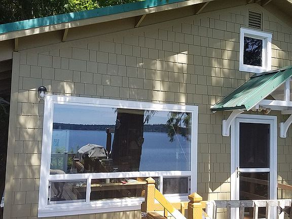 3rd image of 551 SE Totten Shores Dr