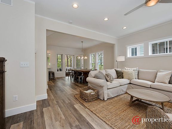 Living Room / Dining Room