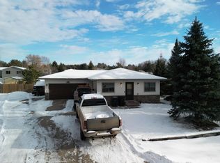 984 Mulberry St, Taylors Falls, MN 55084