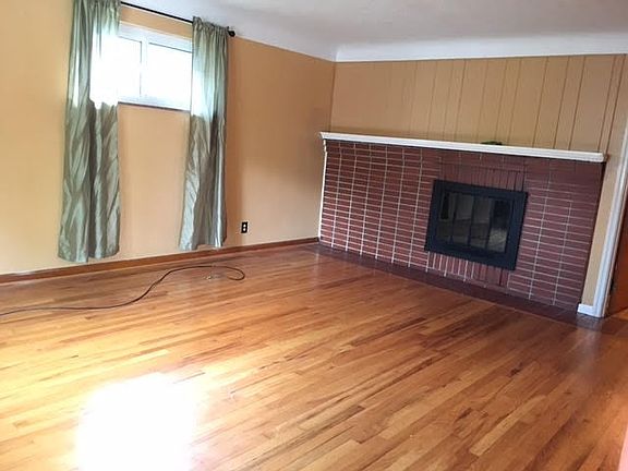 5th image of 1047 Burns Ave