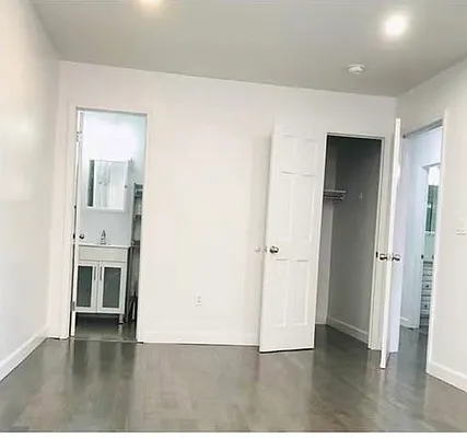 Rented by E Realty International Corp | media 15