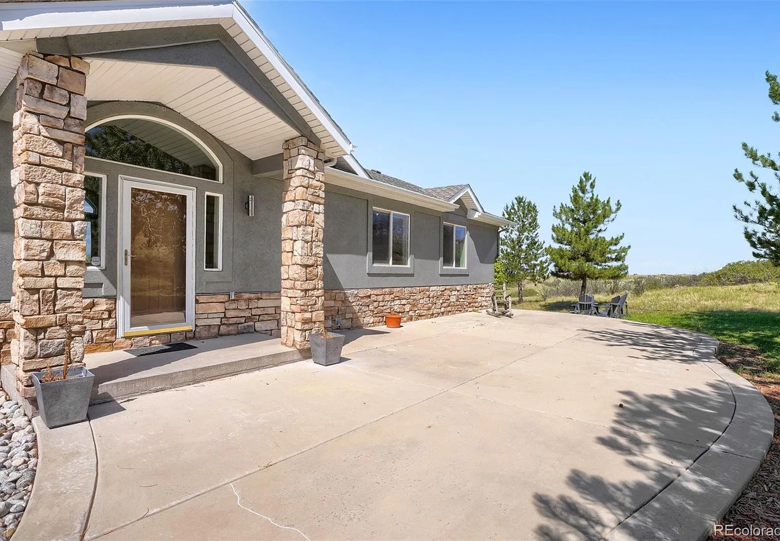 4 bed, 4.0 bath, 3787 sqft, $6,500 — Photo 1