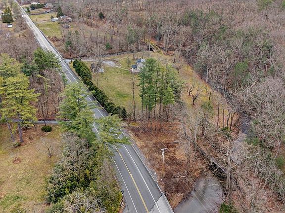 5th image of 1001 Fishing Creek Valley Rd