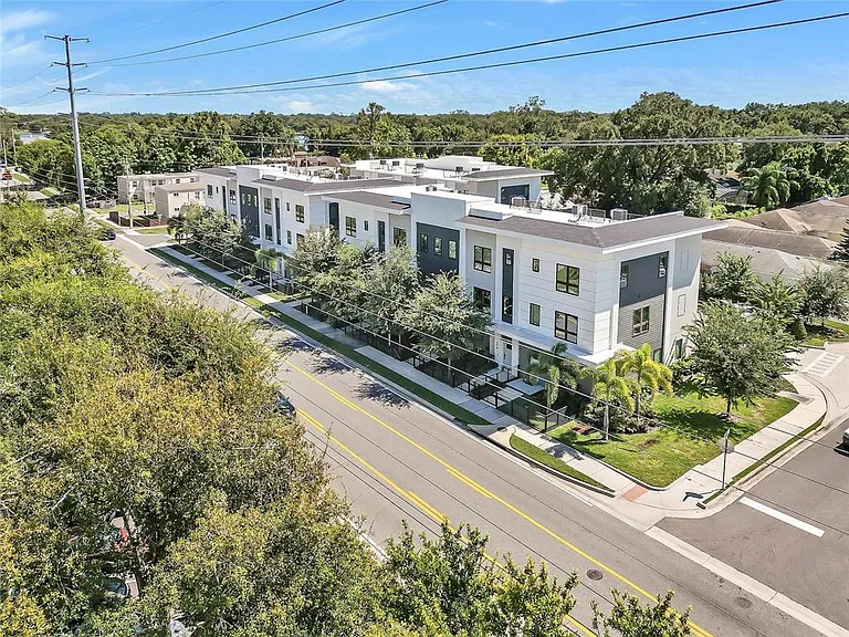 212 E Pineloch Ave — Photo 26
