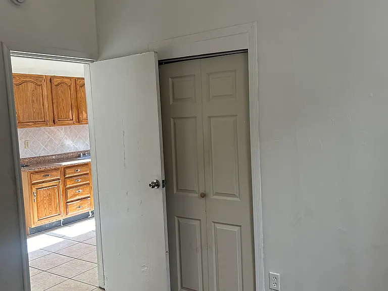 160 W Sandford Blvd #1R — Photo 8