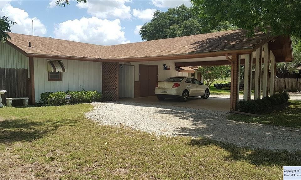 1st image of 305 River Oak Dr