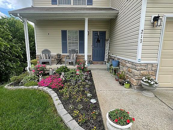 3rd image of 217 Hogan Dr