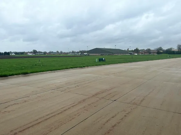 819 Darnall Dr, Geneseo, IL 61254