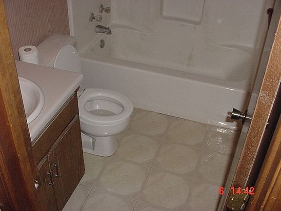 5th image of 408 Hickory St