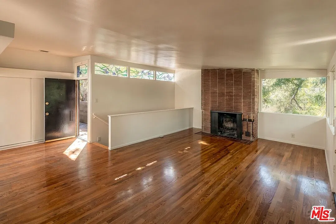 2 bed, 1.5 bath, 1432 sqft, $5,750 — Photo 3