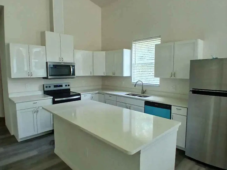 16109 Hillsborough Blvd — Photo 5