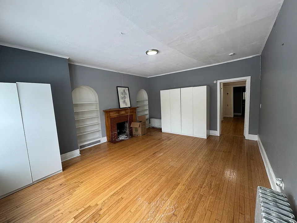 1228 Oak Ave #2S