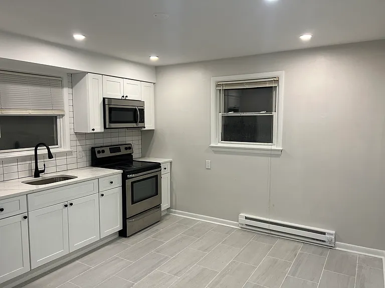 110 Railroad Ave #10 — Photo 2