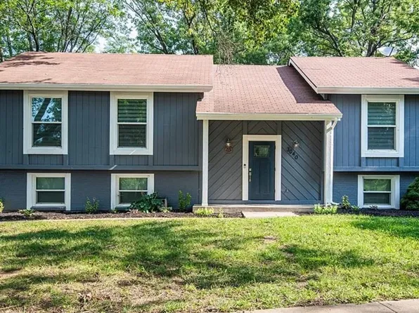 3040 Yellowstone Dr, Lawrence, KS 66047