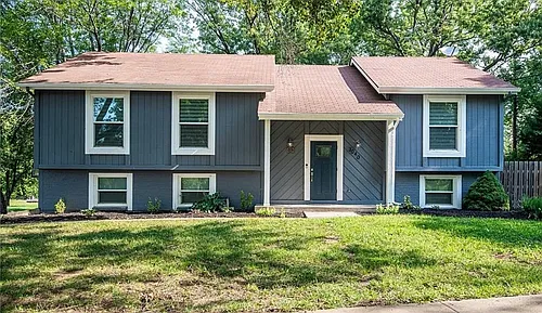 3040 Yellowstone Dr Photo 1