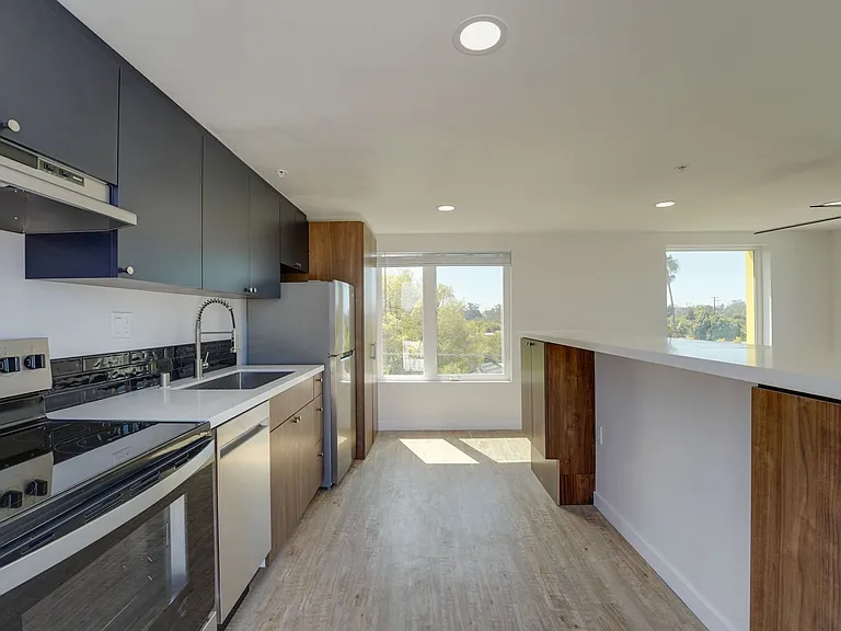 Duplet at Hillcrest | Modern Studio, 1 & 3 Bedroom Apartments — Photo 2