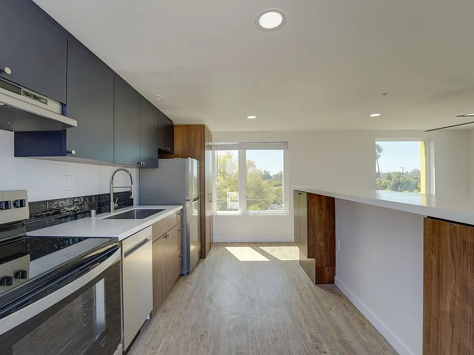 Duplet at Hillcrest | Modern Studio, 1 & 3 Bedroom Apartments