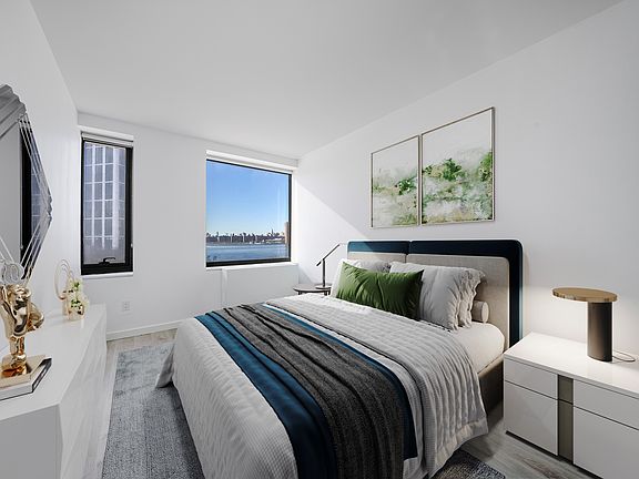 4th image of 85 Commercial St #3Q