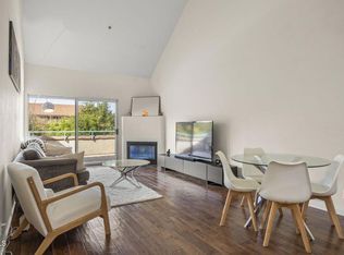 2746 Borchard Rd, Thousand Oaks, CA 91320