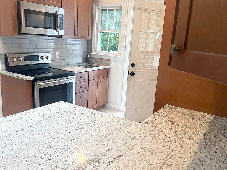 104 Woodhull Landing Rd — Photo 8