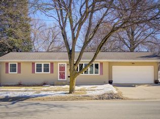 2125 24th St, Marion, IA 52302