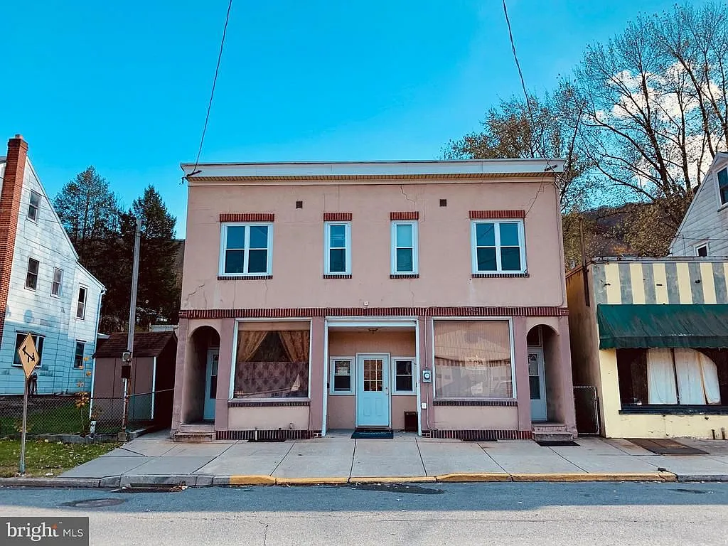 2 bed, 1400 sqft, $995 — Photo 1