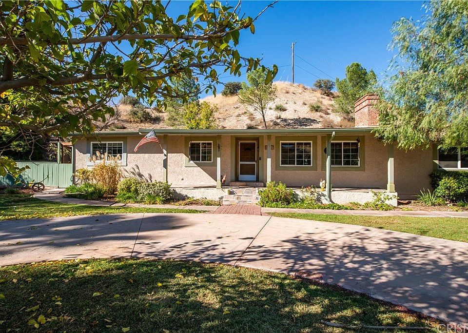 1st image of 16557 Canyon Ln