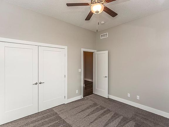 4th image of 949 Somersby Ct