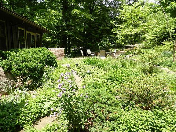 2nd image of 436 Thornewood Dr