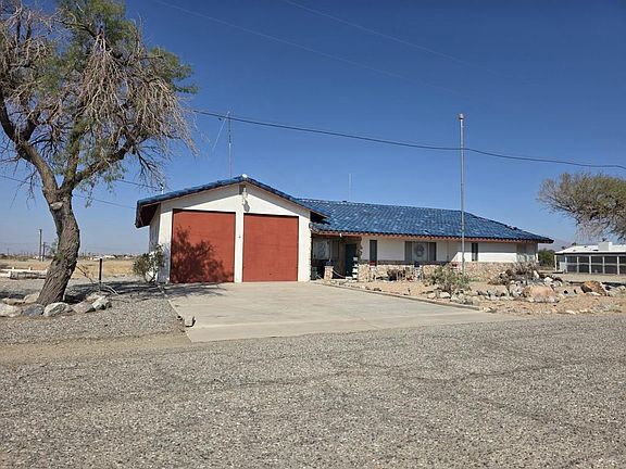 2nd image of 2351 Oahu Ln