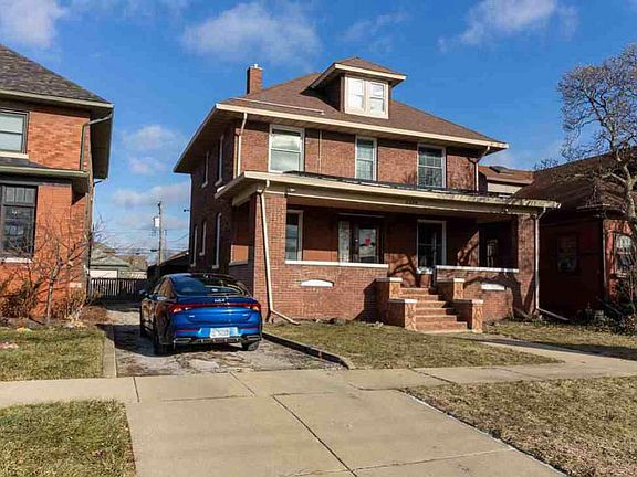 3rd image of 2328 Olive St