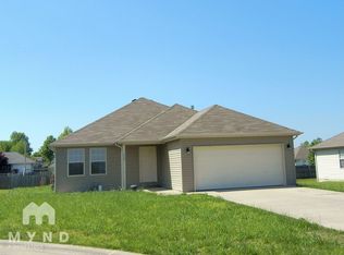 330 W Summit St, Aurora, MO 65605