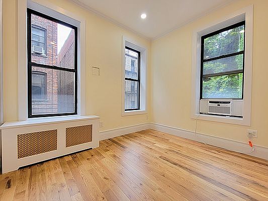 1st image of 131 Thompson St #4X